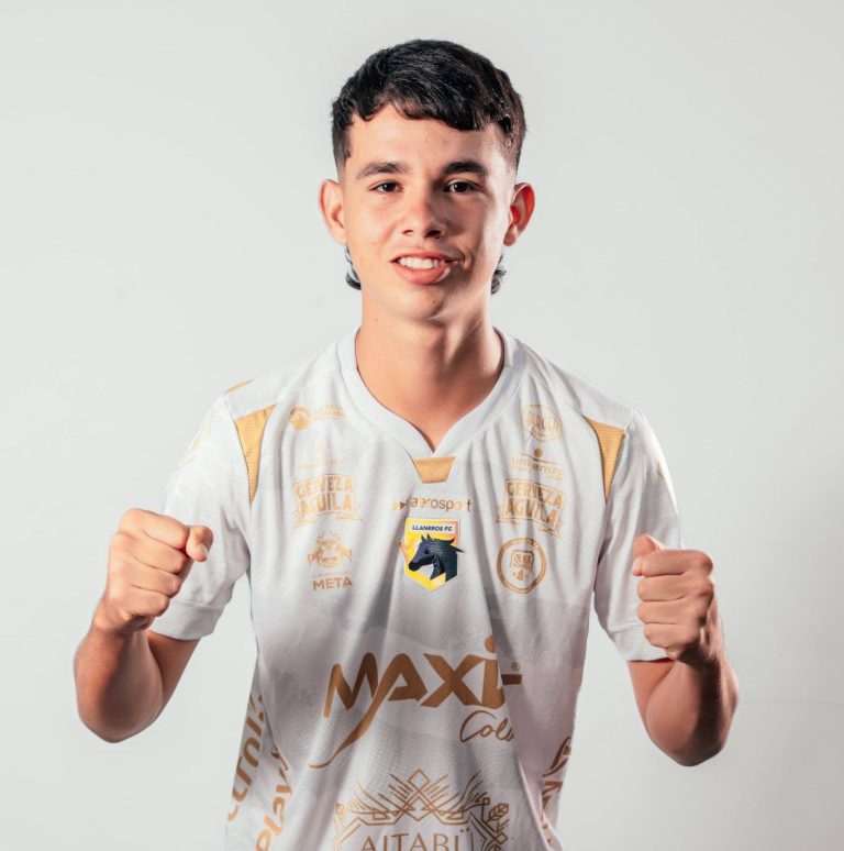 DEBUT PROFESIONAL DE JULIÁN BELTRÁN