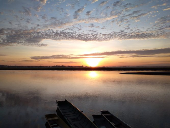 Amaneceres en sitio denominado La Salina (río Metica).