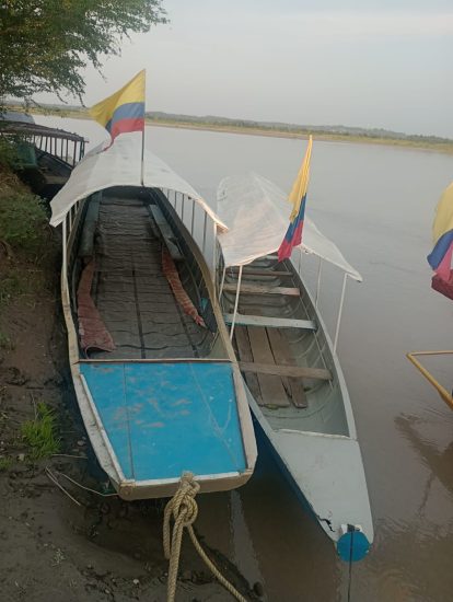 Paseo en bote por el río Metica, desde La Salina o El Malecom